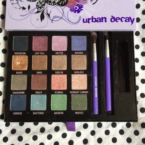 Urban Decay First Book of Shadows‼️